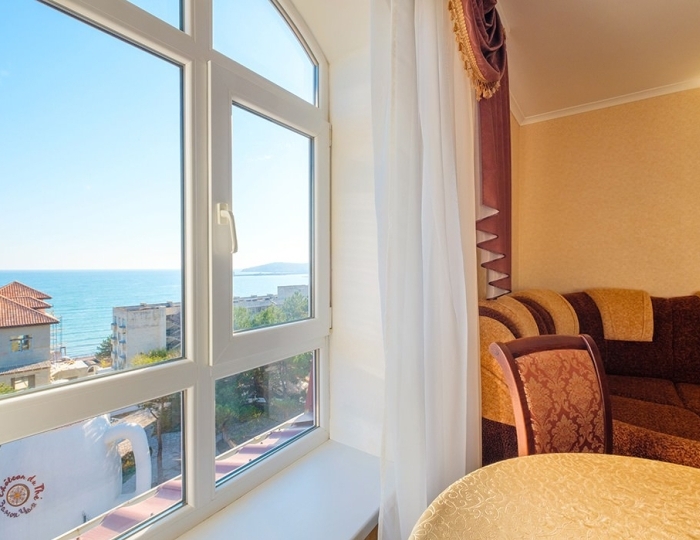 1-мест.(разм. в 2-мест.) 2-комн. люкс - Спа-отель «Феодосия»