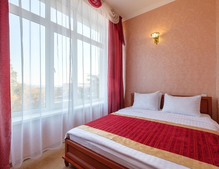 1-мест.(разм. в 2-мест.) полулюкс (вид на море) - Спа-отель «Феодосия»