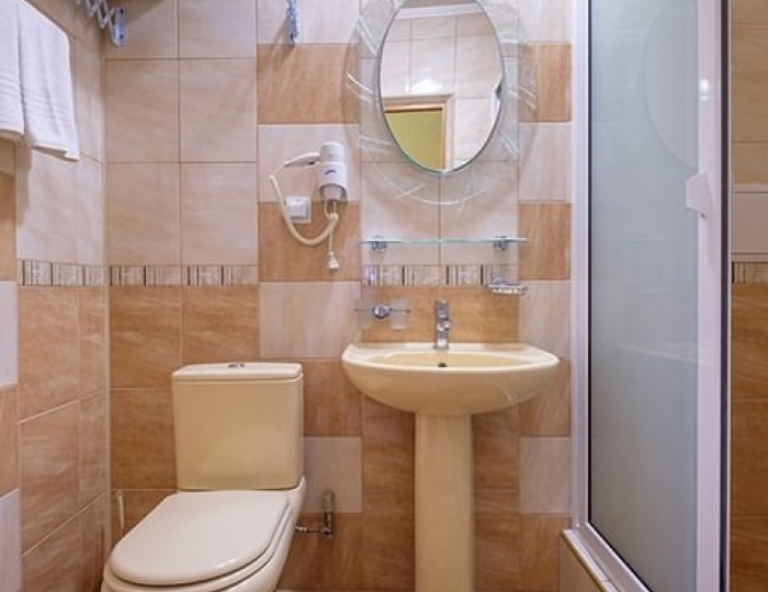 1-мест.(разм. в 2-мест.) панорамный полулюкс (вид на море) - Спа-отель «Феодосия»