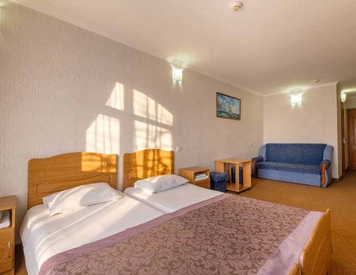 1-мест.(разм. в 2-мест.) станд. катег. В (вид на город) - Спа-отель «Феодосия»