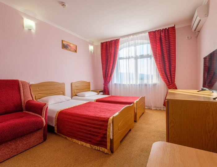 1-мест.(разм. в 2-мест.) станд. катег. В (вид на город) - Спа-отель «Феодосия»